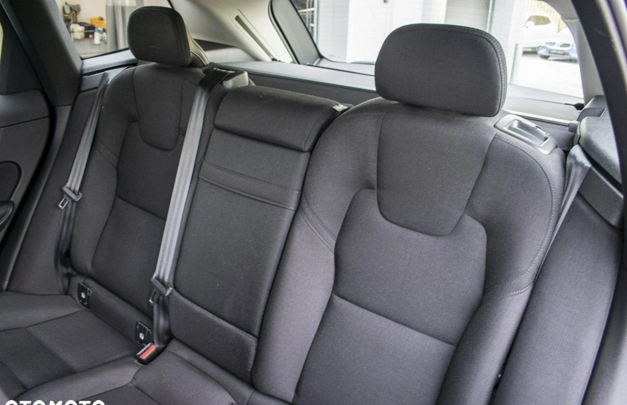 Volvo XC 60 cena 159900 przebieg: 107174, rok produkcji 2020 z Siewierz małe 466